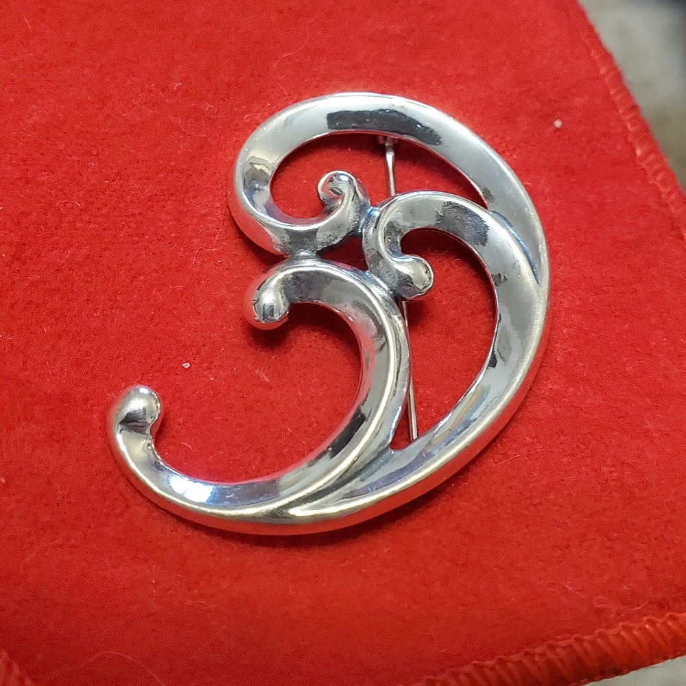 Large Retired James Avery Scroll Style Brooch - image 1